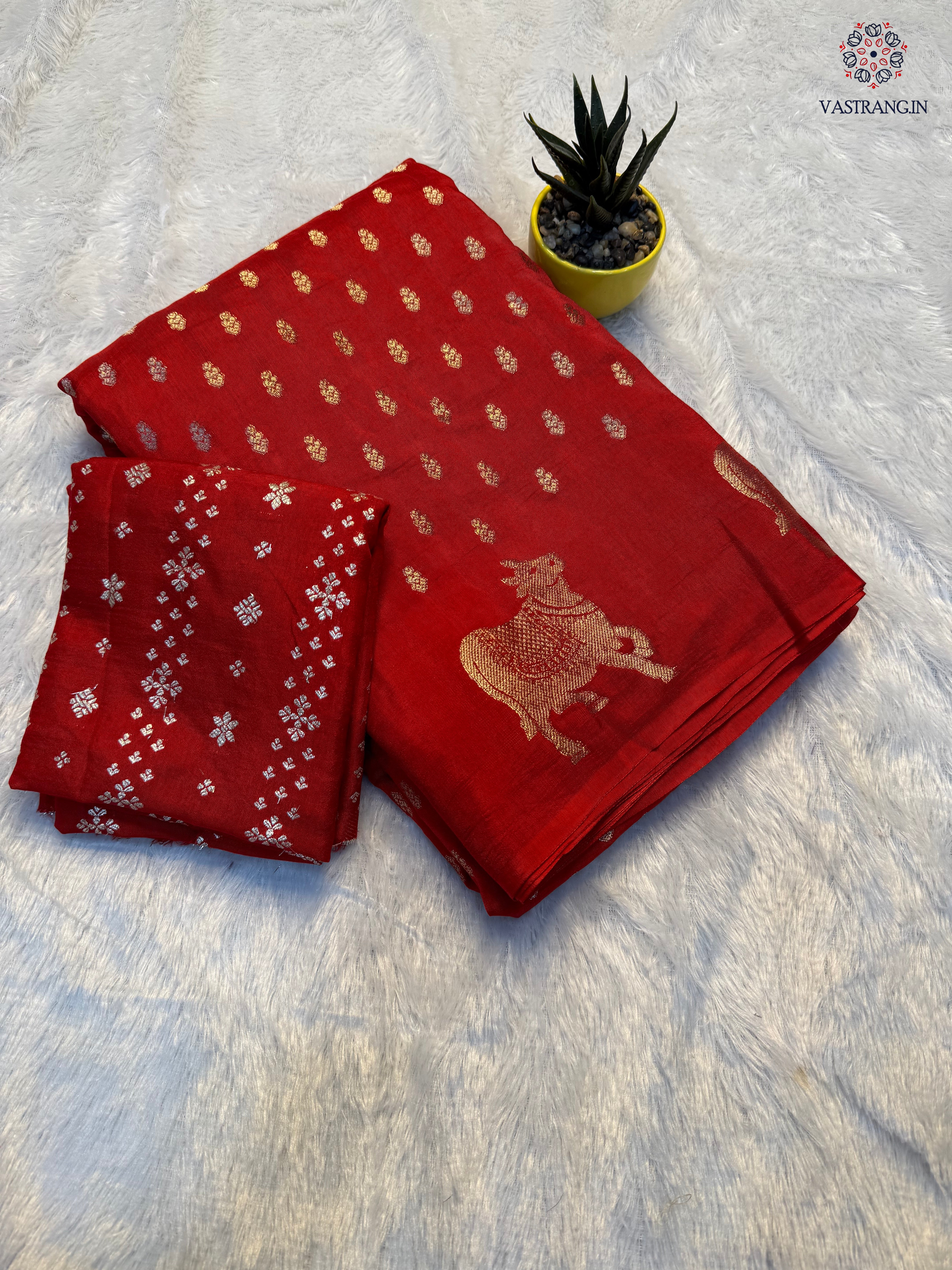 Attractive Party Wear Pure Soft Viscose Crape Silk Zari Chit Palllu n Pichwari Border Fancy Designer Saree With Blouse