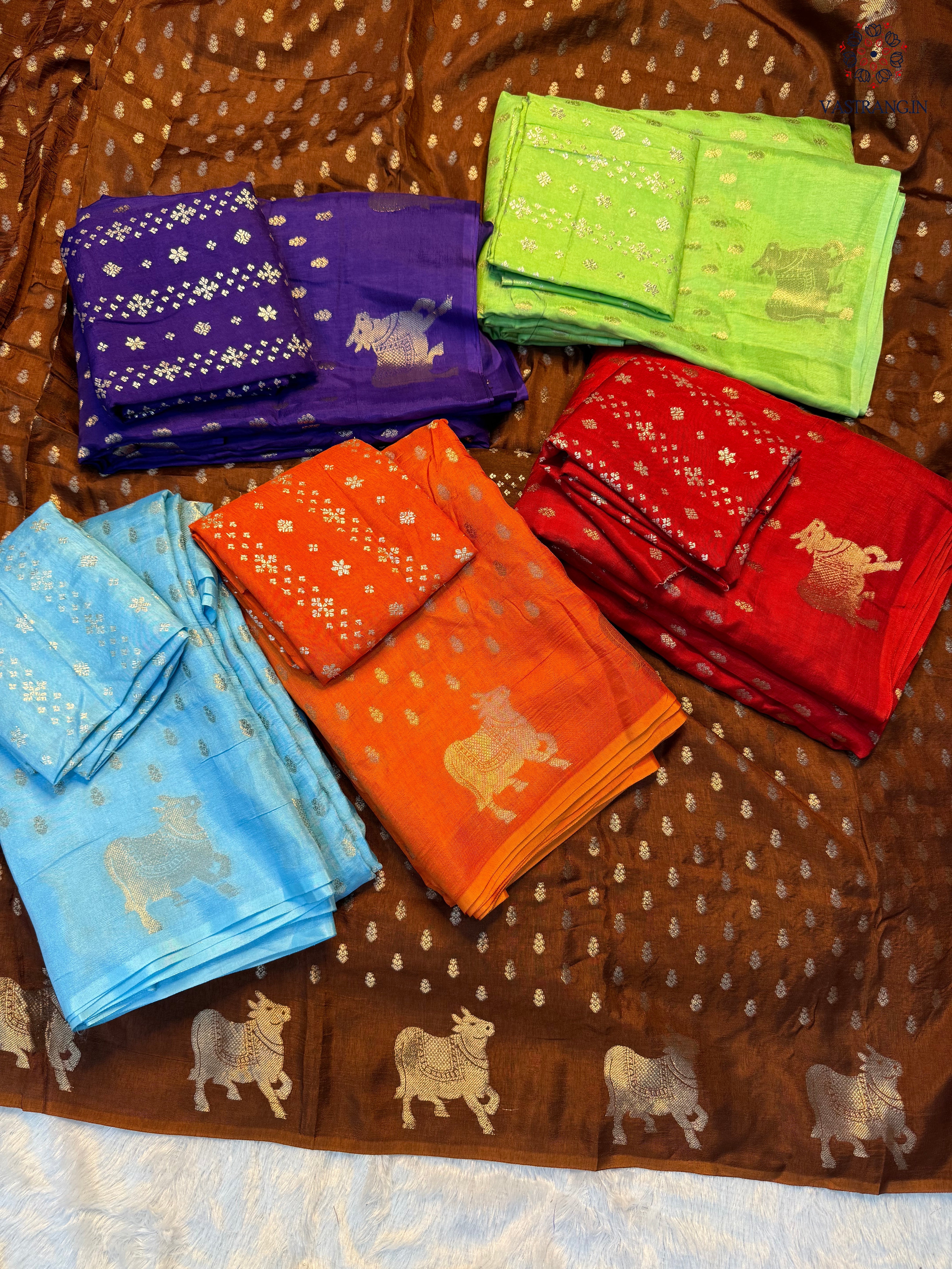 Attractive Party Wear Pure Soft Viscose Crape Silk Zari Chit Palllu n Pichwari Border Fancy Designer Saree With Blouse