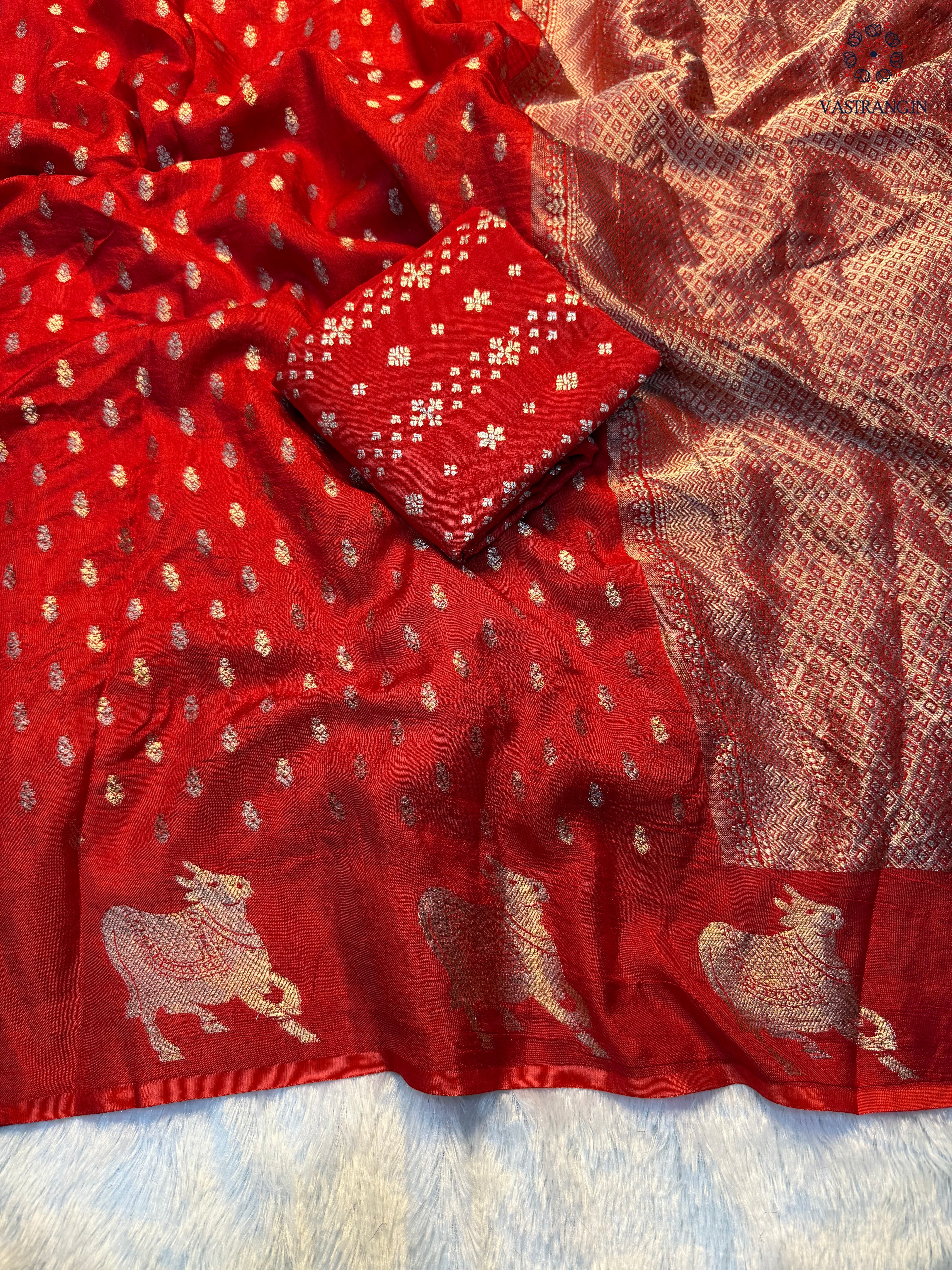 Attractive Party Wear Pure Soft Viscose Crape Silk Zari Chit Palllu n Pichwari Border Fancy Designer Saree With Blouse