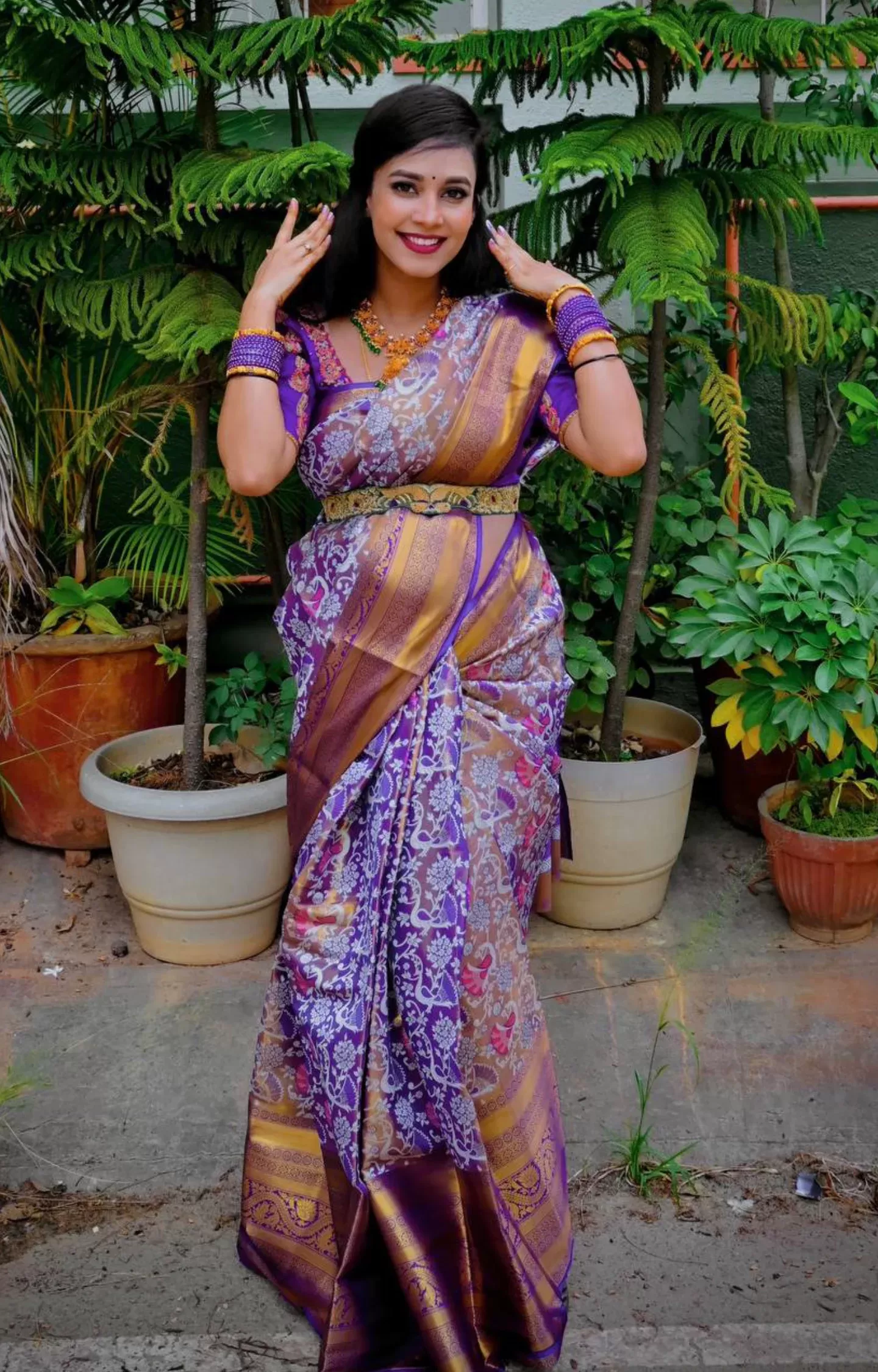 Purple n Gold-Toned Jacquard Woven Design Kanjivaram Pattu Silk Saree