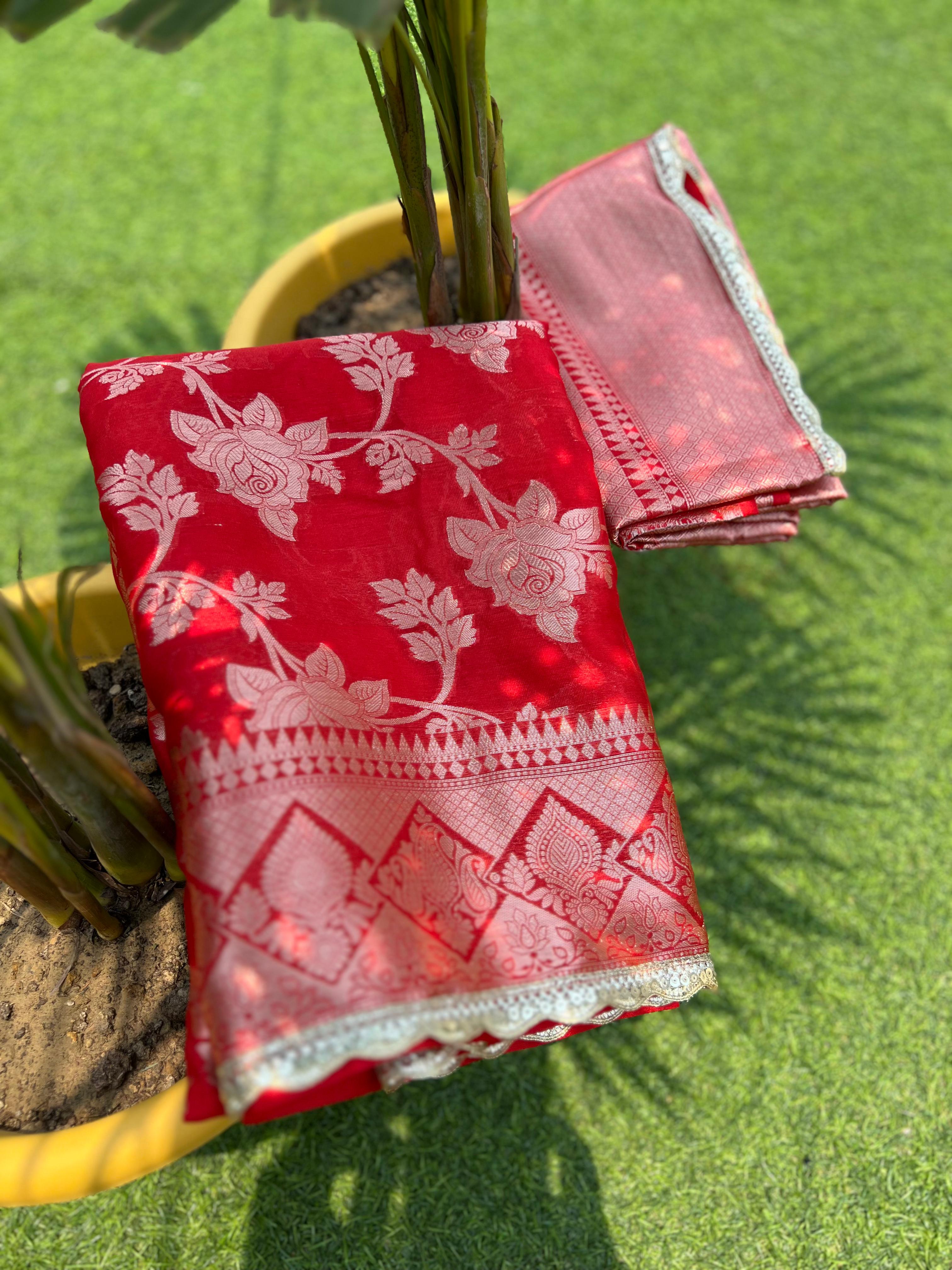 New Wedding Wear Red Color Soft Banarasi Silk Jacquared Zari Weaving With Lace Border Work Fancy Designer Saree