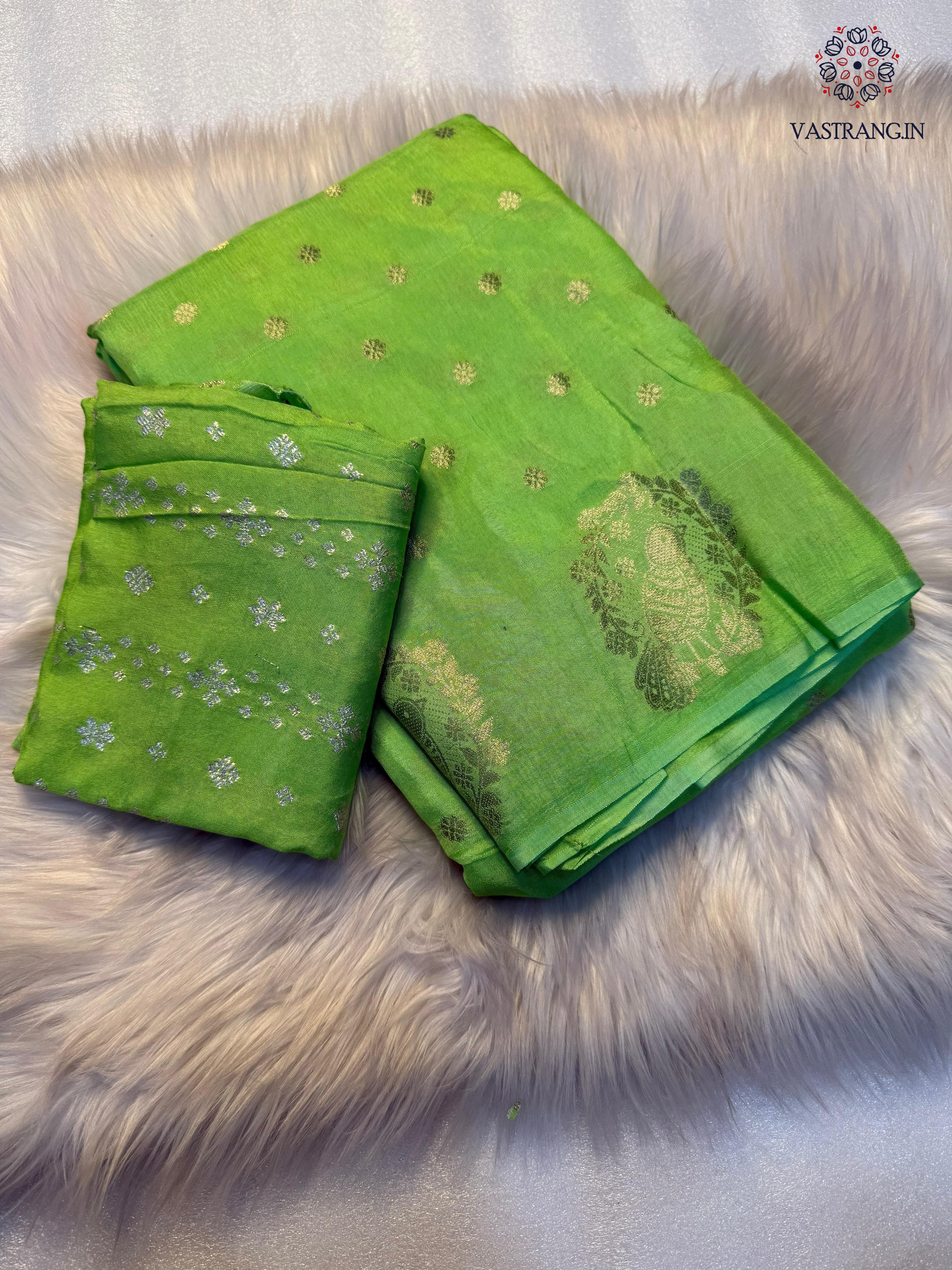 Dazzling Party Wear Pure Soft Viscose Crape Silk Zari Chit Palllu n Pichwari Border Fancy Designer Saree With Blouse