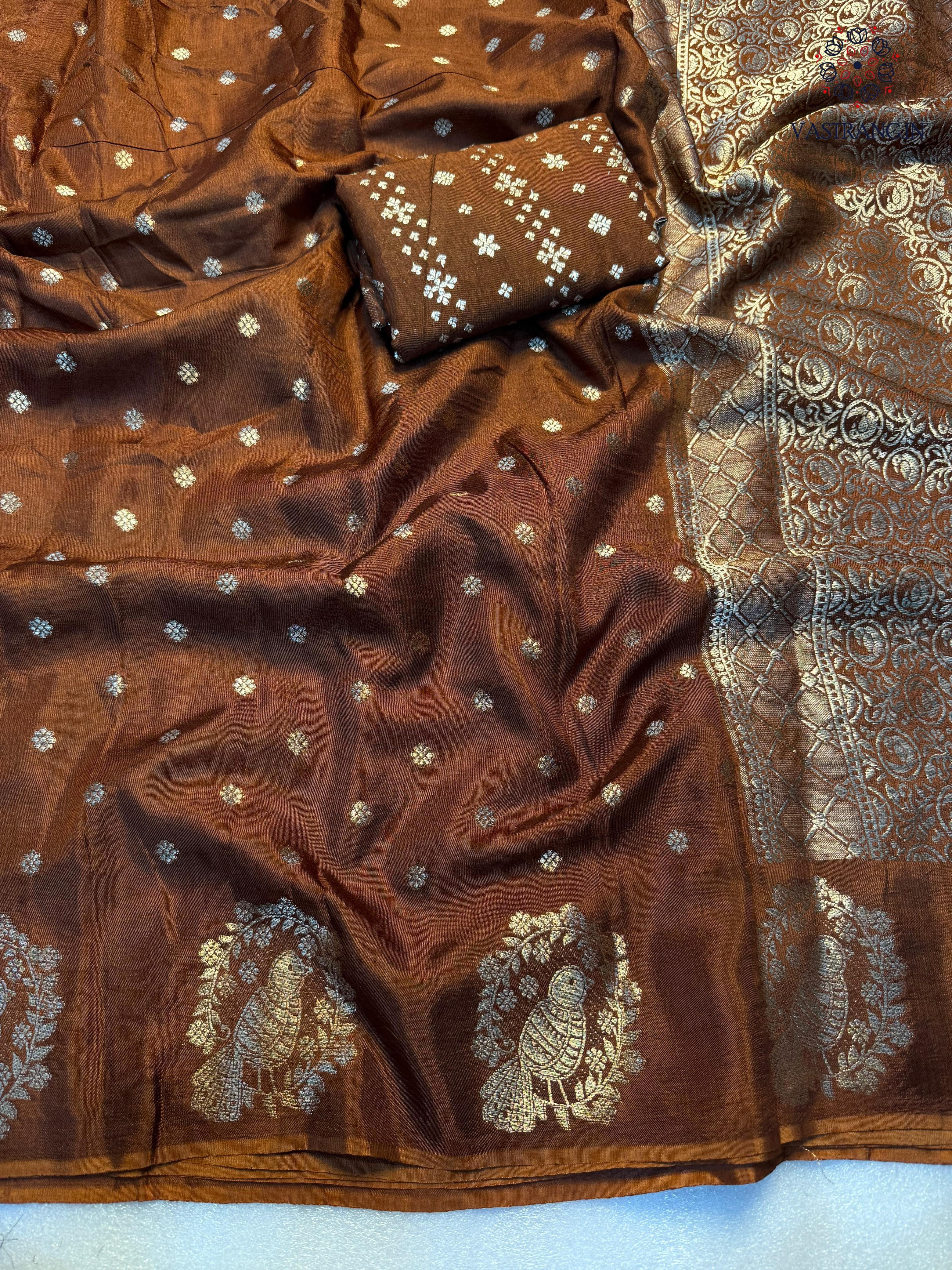 Dazzling Party Wear Pure Soft Viscose Crape Silk Zari Chit Palllu n Pichwari Border Fancy Designer Saree With Blouse