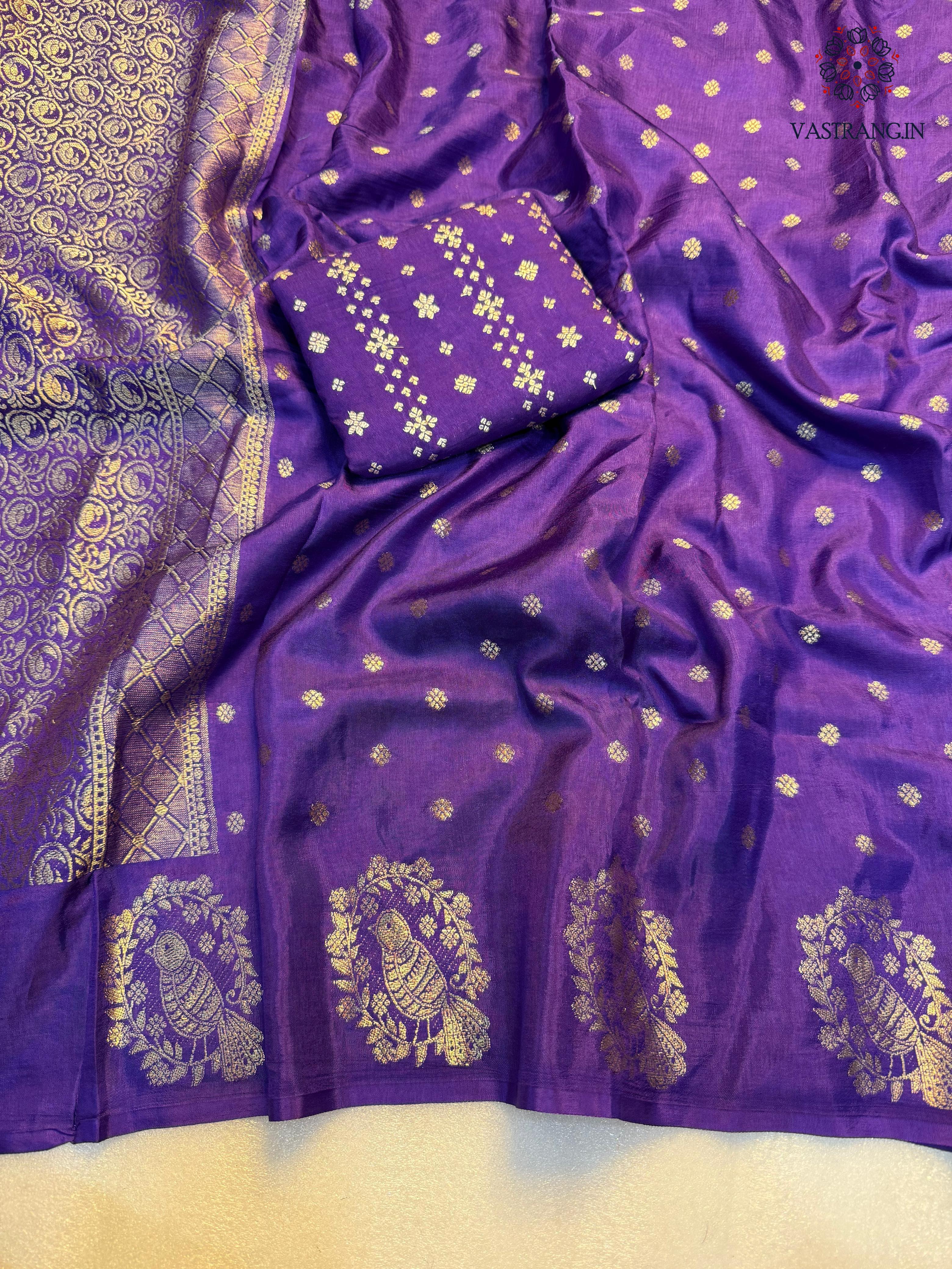 Dazzling Party Wear Pure Soft Viscose Crape Silk Zari Chit Palllu n Pichwari Border Fancy Designer Saree With Blouse