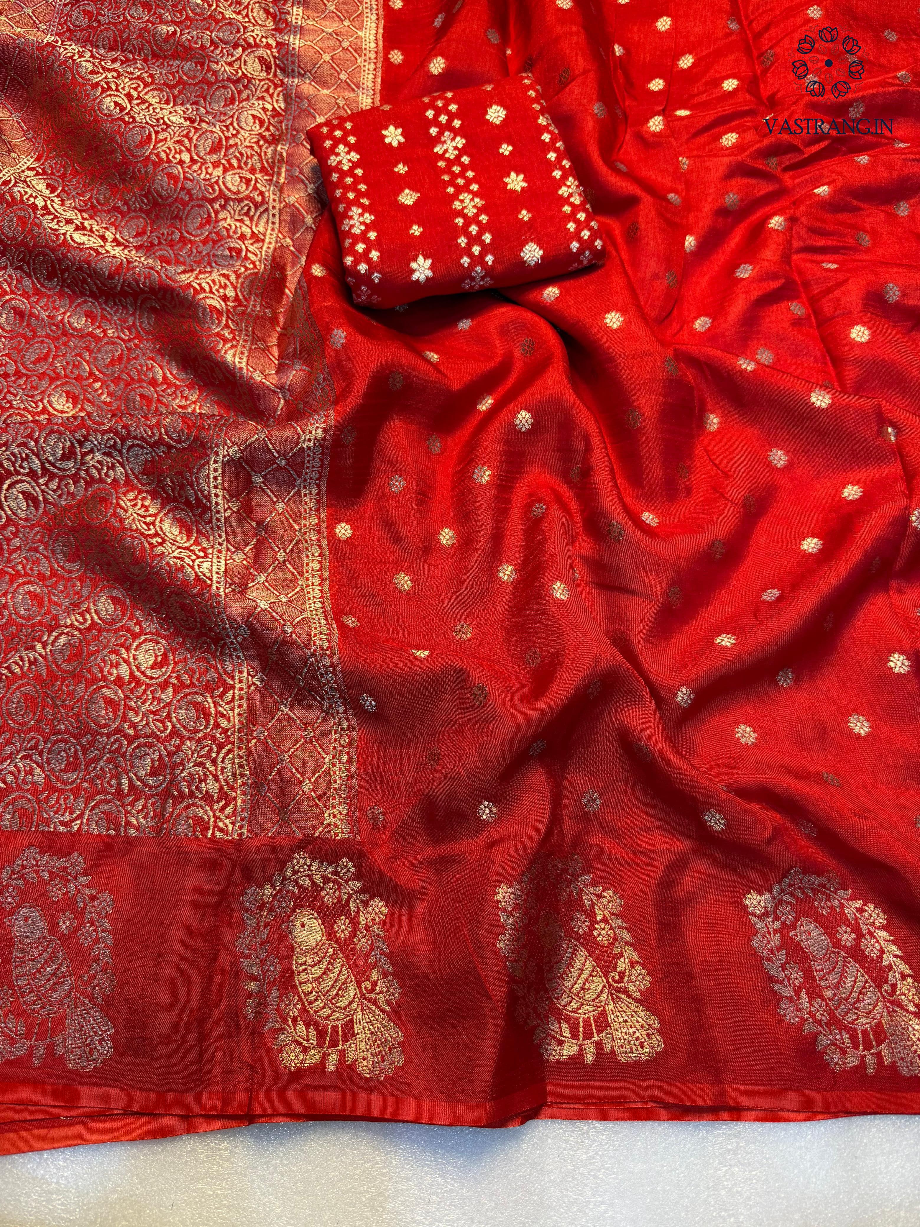 Dazzling Party Wear Pure Soft Viscose Crape Silk Zari Chit Palllu n Pichwari Border Fancy Designer Saree With Blouse